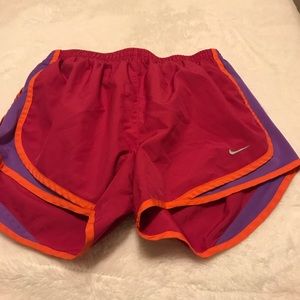 Pink nike shorts (M)